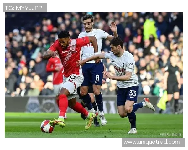 索尔福德市与普利茅斯的激烈对决谁能笑到最后